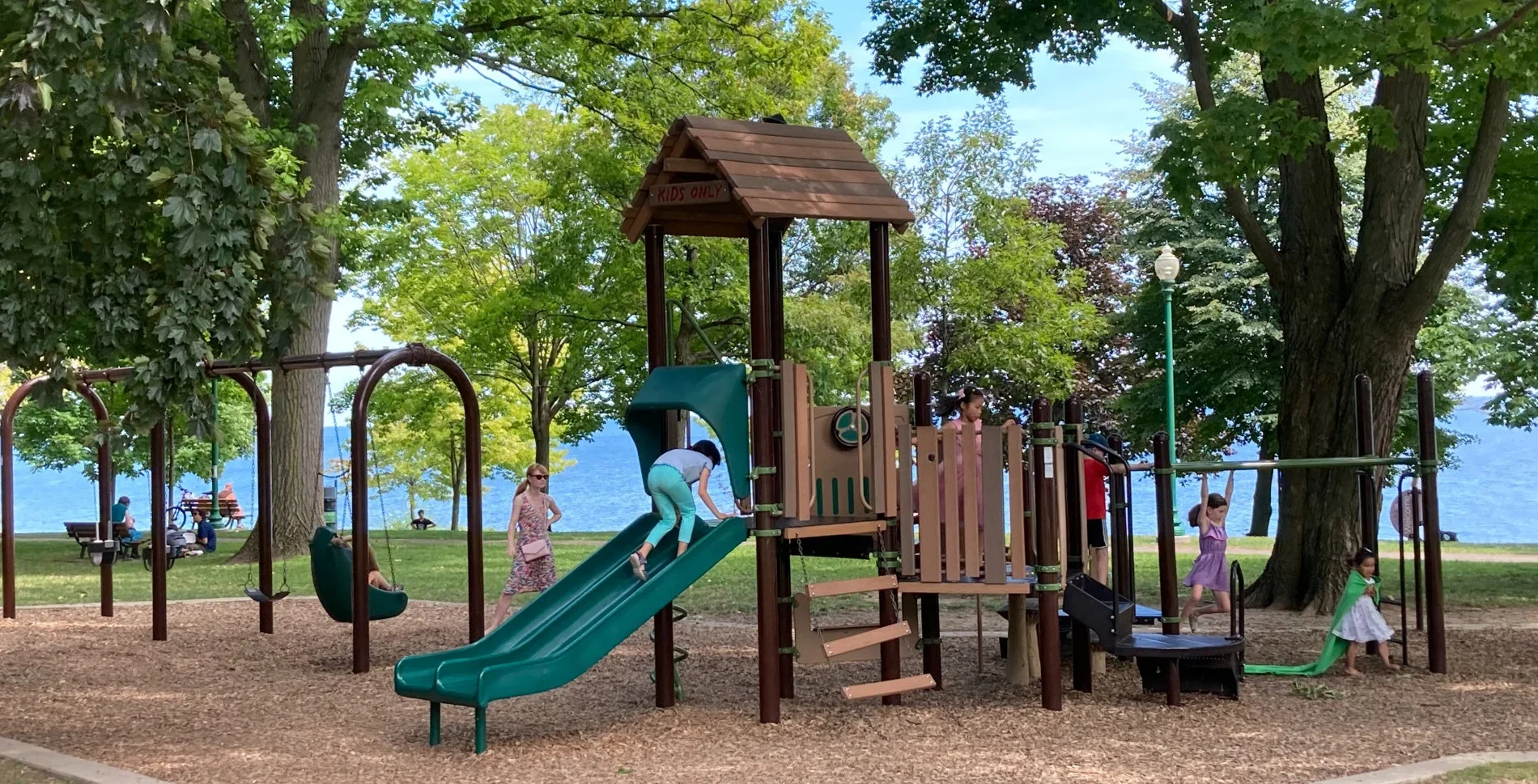 Playground-cluster-alhambra.webp